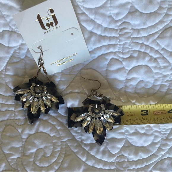 Tortoise & Crystal Earrings - Picture 7 of 8